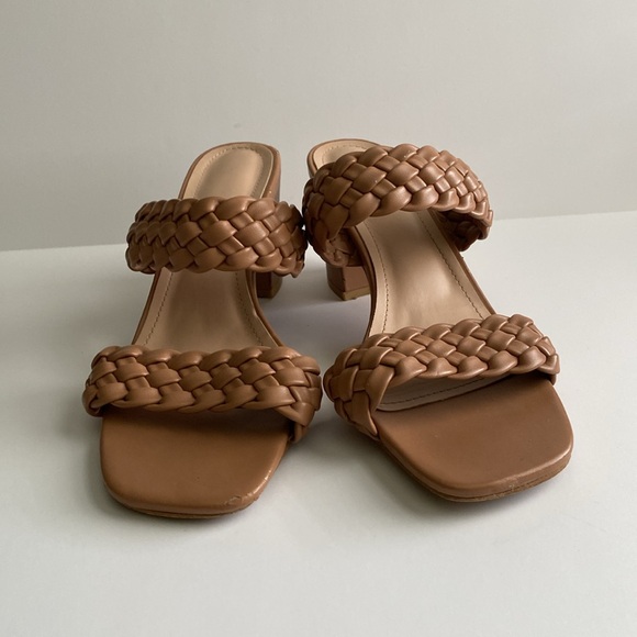 Braided Double Strapped Tan Slip-On Sandals With 3 Inch Chunky Heel Size 10 - Picture 3 of 8